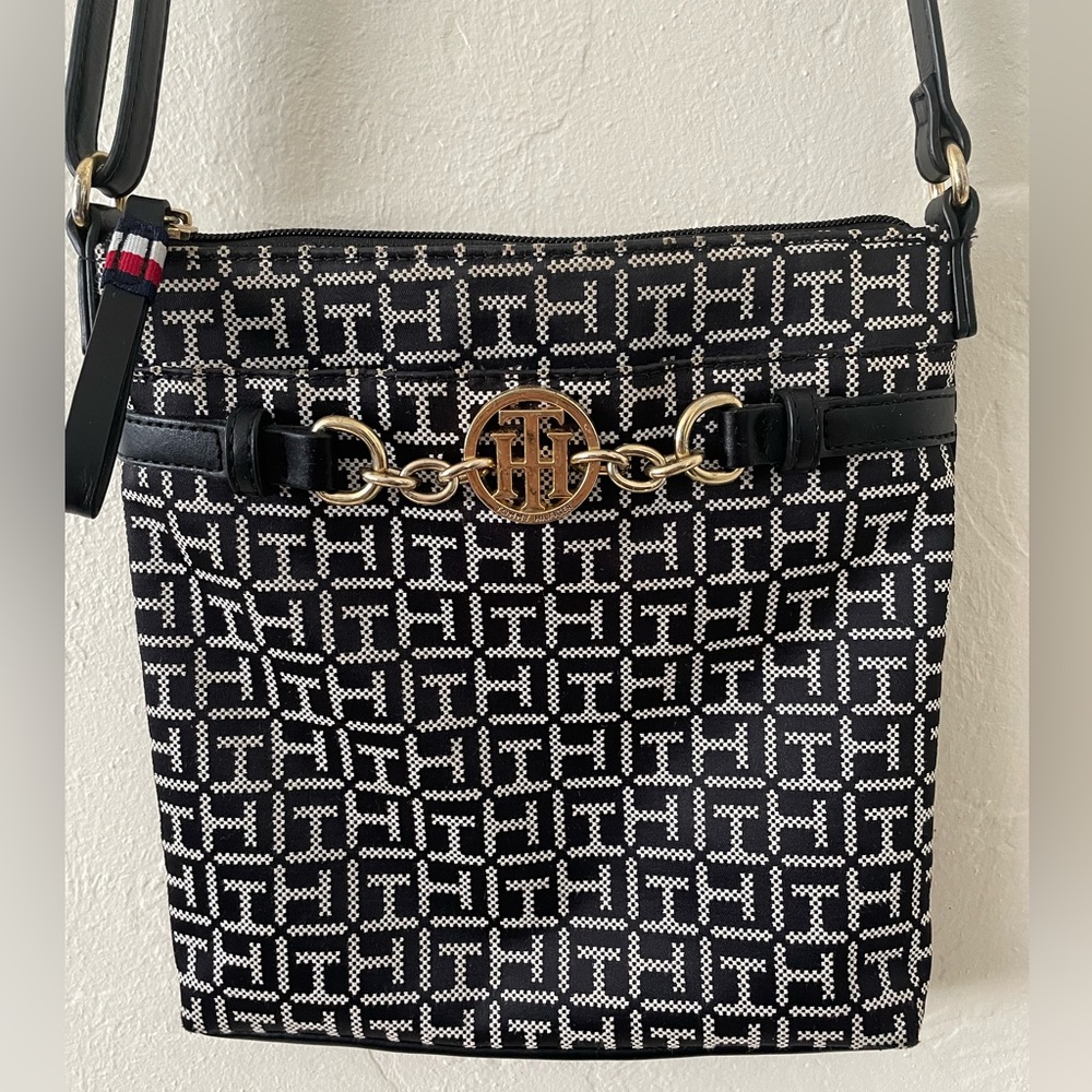 Tommy Hilfiger crossbody bag